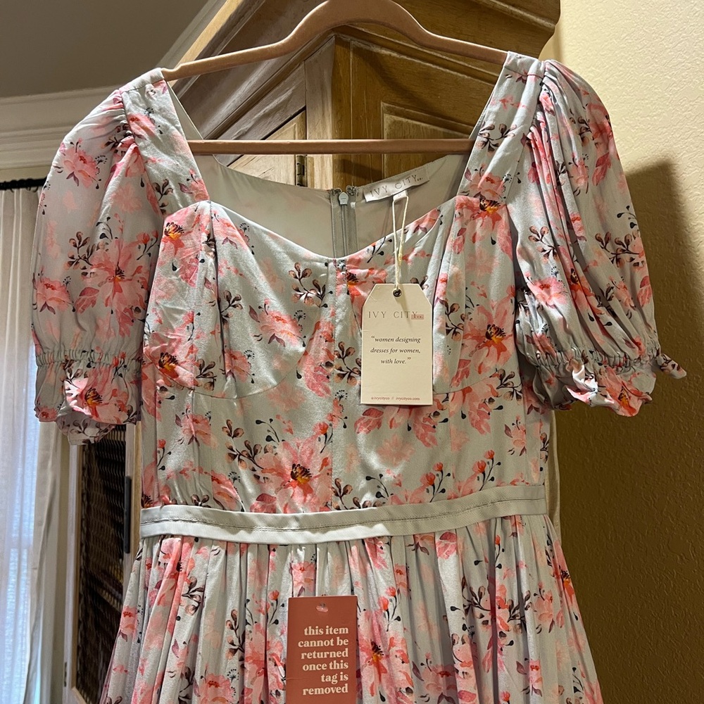 Ivy City Co Pink Floral Midi Dress~ Pink Blossom ~ small NWT - Picture 3 of 5
